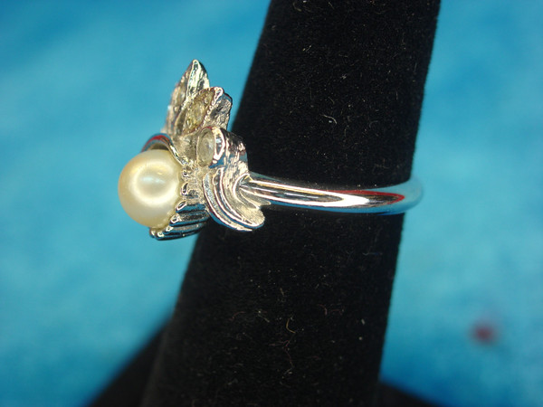 Vintage Avon Silver Tone Ring with Faux Pearl & Brilliants (Adjustable Size 4 1/2-6 1/2)