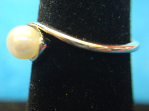 Avon Sterling Silver Ring with Faux Pearl - Size 7, Elegant & Stylish