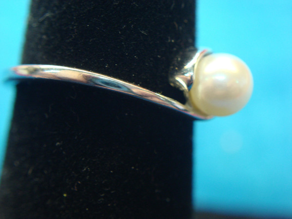 Avon Sterling Silver Ring with Faux Pearl - Size 7, Elegant & Stylish