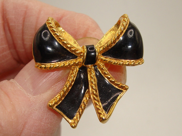 Vintage Kenneth J. Lane for Avon Enamel Bow Earrings - Black & Gold-Tone