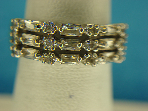 Avon Silver Tone Ring with Sparkling Brilliants (Size 6) - Excellent Condition