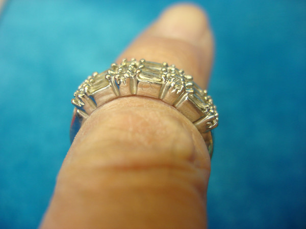 Avon Silver Tone Ring with Sparkling Brilliants (Size 6) - Excellent Condition