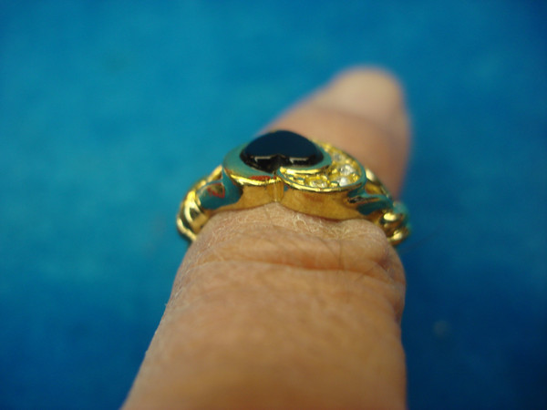 Vintage Avon Gold Tone Heart Ring w/ Faux Onyx & Brilliants - Size 7