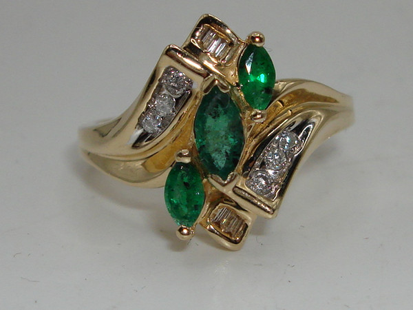 14K Solid Gold Garnet & Diamond Bypass Ring (Size 7) - Vintage Sparkle