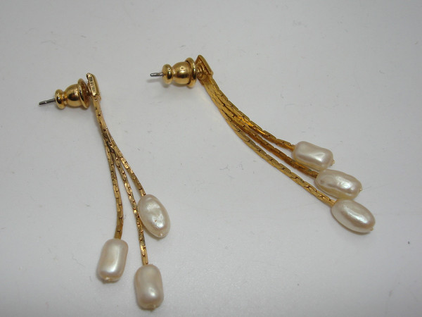 Gold Tone Freshwater Pearl Dangle Earrings | Vintage Chic Everyday Style