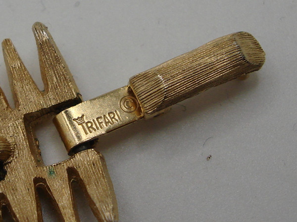 Vintage Trifari Gold Tone Bracelet & Earring Set - Crown Logo, Marquise Links