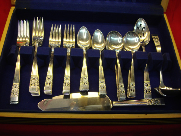 Vintage Community Plate Coronation 51pc Silverplate Flatware Set w/Chest - Estate Find