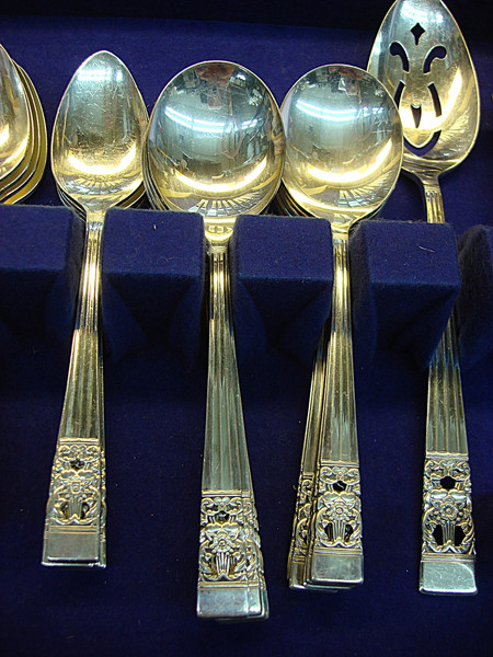 Vintage Community Plate Coronation 51pc Silverplate Flatware Set w/Chest - Estate Find