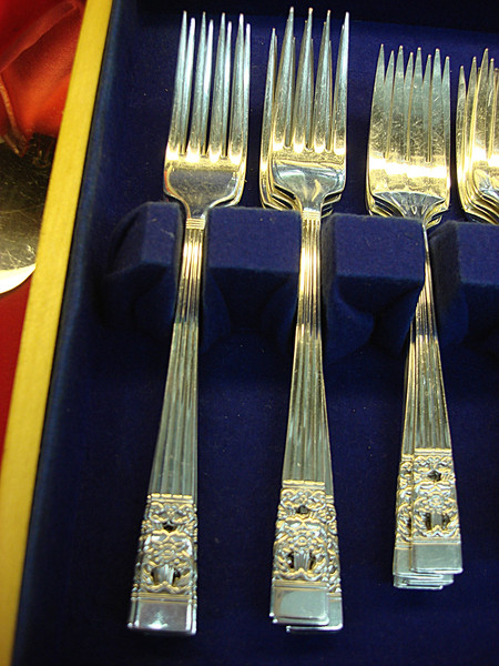Vintage Community Plate Coronation 51pc Silverplate Flatware Set w/Chest - Estate Find