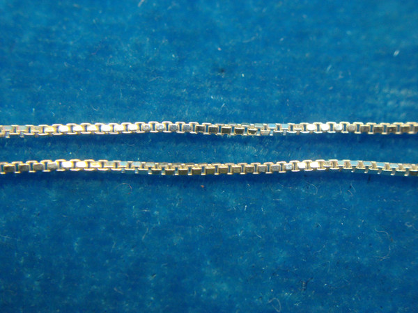 Modern Sterling Silver Cross Pendant & Chain (18