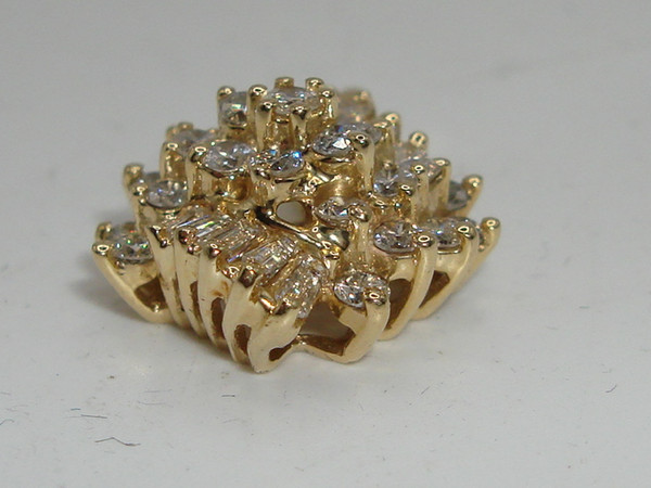 Elegant 14K Gold Diamond Pendant - 3/4ctw Baguette & Round Diamonds