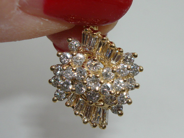 Elegant 14K Gold Diamond Pendant - 3/4ctw Baguette & Round Diamonds