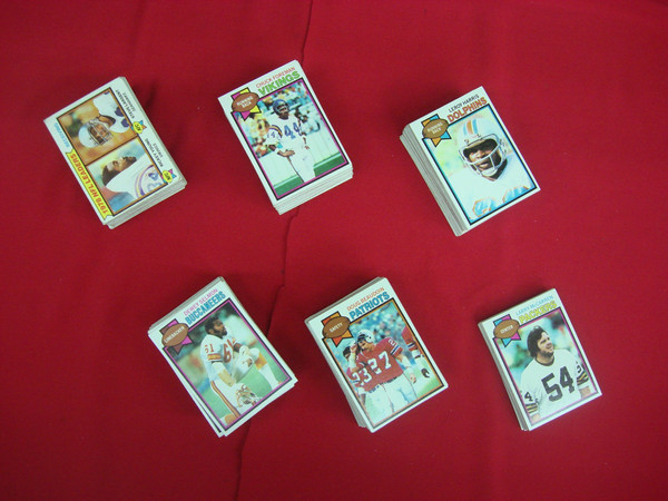 1979 Topps Football Card Lot - 441 Cards (Excellent-Mint Condition)