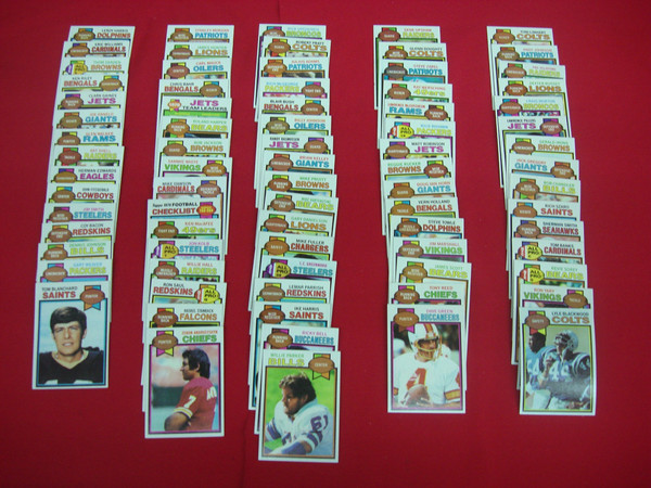 1979 Topps Football Card Lot - 441 Cards (Excellent-Mint Condition)