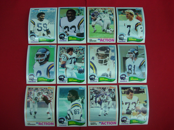 Vintage 1982 Topps Minnesota Vikings Football Card Lot (12 Cards, EX-MT+)