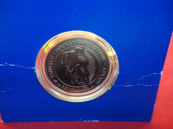 Wayne Gretzky 1999 Hockey Hall of Fame Commemorative Round Coin - Limited Edition (50,000)