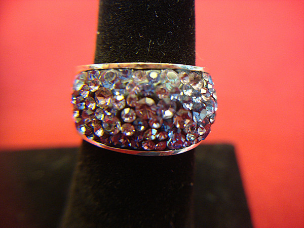 Sparkling Purple Stone Ring - Gold Tone Size 7 - Pre-Owned (Excellent Condition)