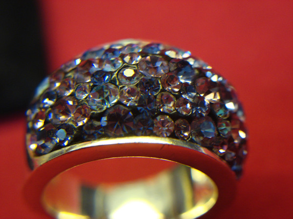 Sparkling Purple Stone Ring - Gold Tone Size 7 - Pre-Owned (Excellent Condition)