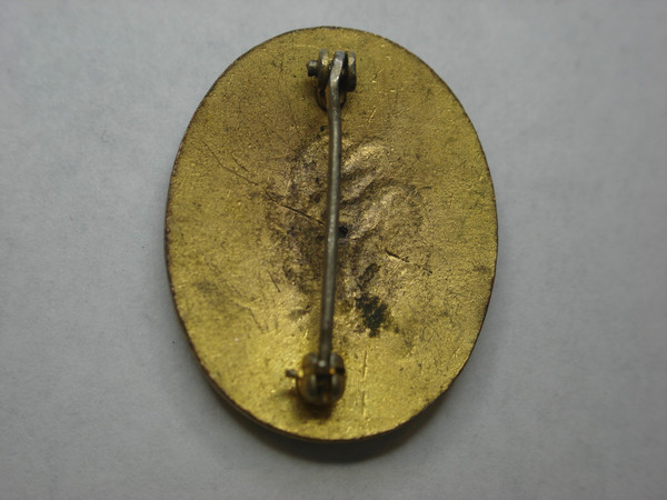 Vintage WWII US Army 111th Infantry Regiment Pin - 'BE FRANKLIN' Enamel