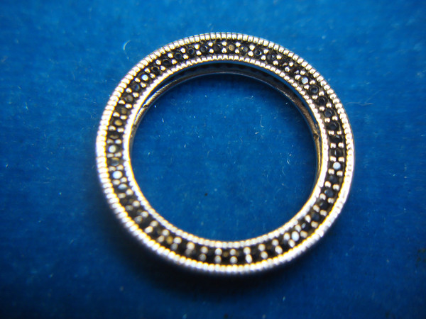 Elegant Sterling Silver Ring with Onyx-Like Glass Stones - Size 6