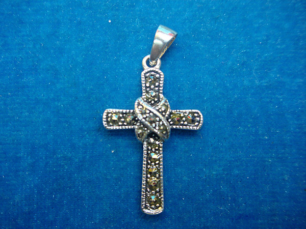 Sparkling Sterling Silver Marcasite Cross Pendant - Vintage Style