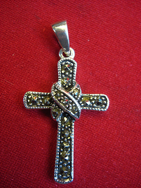 Sparkling Sterling Silver Marcasite Cross Pendant - Vintage Style