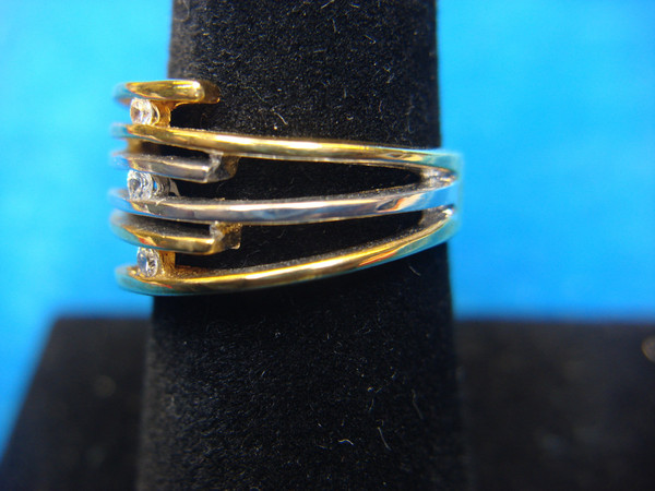 Gold-Tone Fashion Ring with Simulant Diamonds - Size 7 1/4, Unworn & Sparkling