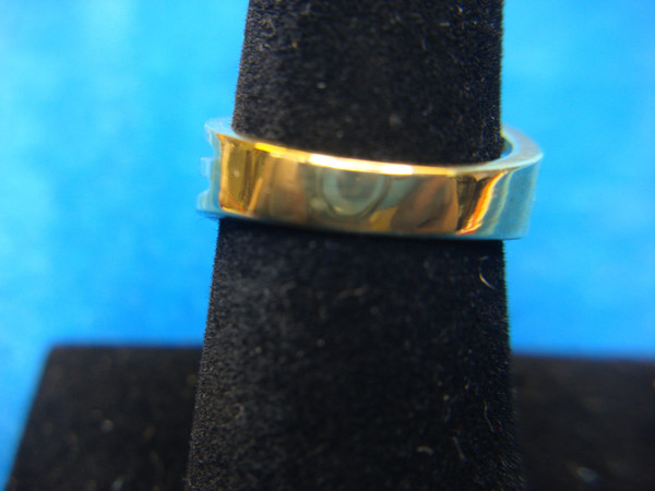 Gold-Tone Fashion Ring with Simulant Diamonds - Size 7 1/4, Unworn & Sparkling