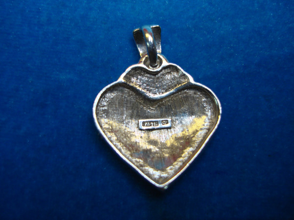 Sparkling Sterling Silver Heart Pendant w/Marcasites - 7.90g