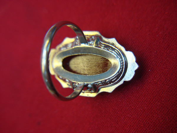 Vintage Silver Tone Ring with Faux Carnelian, Size 5 1/2 - Elegant & Unique