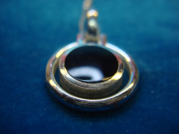 Sterling Silver Onyx Necklace - Elegant Circle Pendant, 18 Inch Chain
