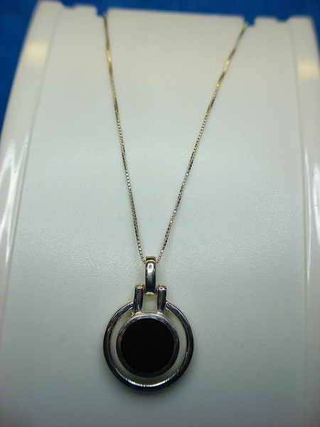 Sterling Silver Onyx Necklace - Elegant Circle Pendant, 18 Inch Chain