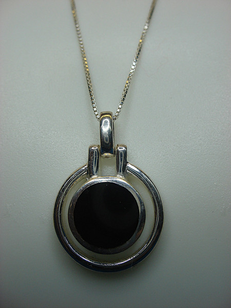 Sterling Silver Onyx Necklace - Elegant Circle Pendant, 18 Inch Chain