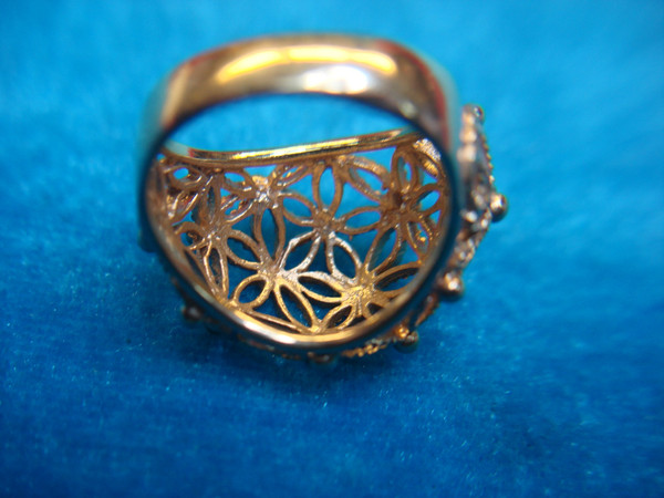Vintage Avon Gold Tone Filigree Ring, Size 6 3/4 - Excellent Condition