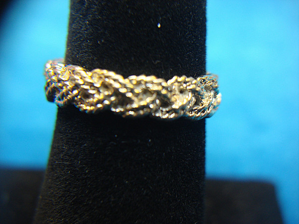 Vintage Avon Gold Tone Rope Pattern Ring Size 6 3/4 - Excellent Condition