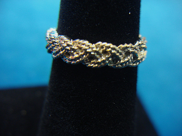 Vintage Avon Gold Tone Rope Pattern Ring Size 6 3/4 - Excellent Condition