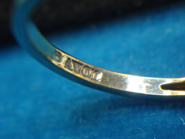 Avon Sterling Silver & Gold Vermeil Garnet Ring Size 8 - Elegant Statement Piece