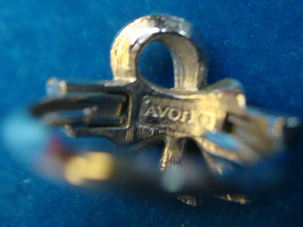 Avon Silver Tone Bow Ring - Adjustable Size 3.5-4.5, Gently Used