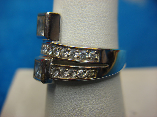 Vintage Silver-Tone Ring with Round & Square Diamonds - Size 9