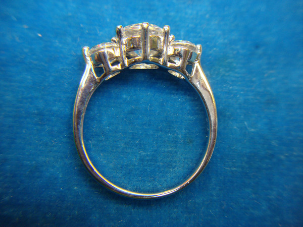 Sparkling Vintage Silver Tone Ring with CZ Stones - Size 9 (Excellent Condition)