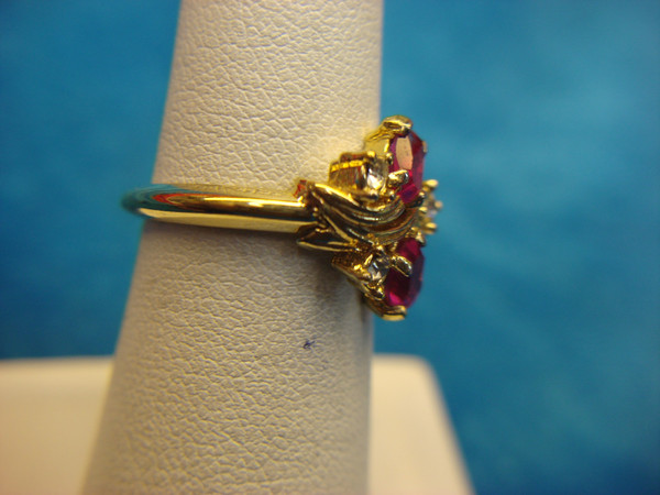 Avon Gold-Tone Ring with Red Stones & Brilliants (Size 6-7.5) - Pre-Owned