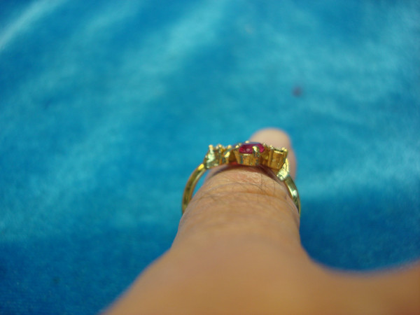 Avon Gold-Tone Ring with Red Stones & Brilliants (Size 6-7.5) - Pre-Owned