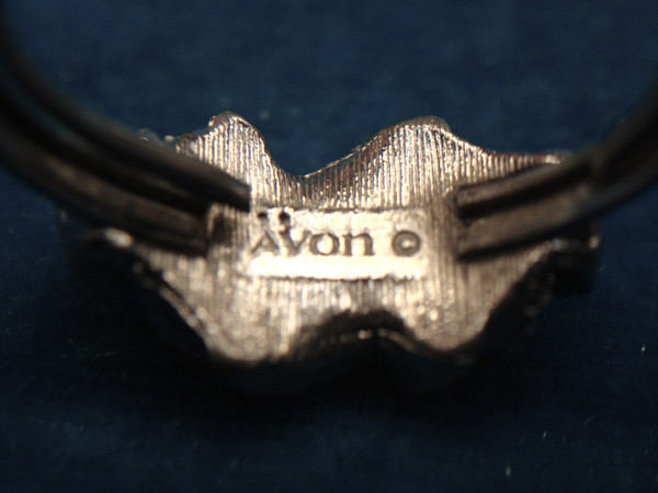 Avon Silver Tone Bow Ring (Sizes 7-8 1/2) - Adjustable & Elegant