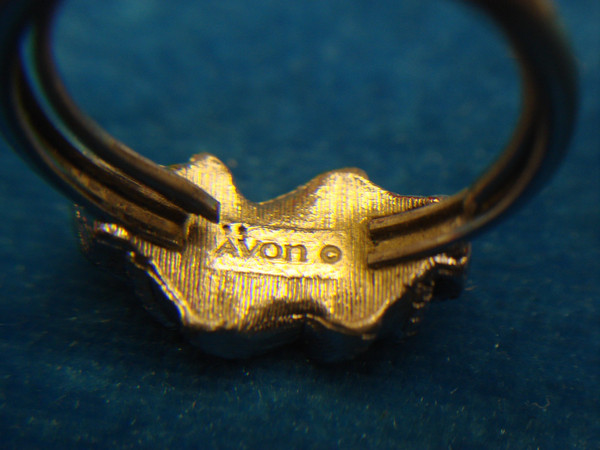 Avon Silver Tone Bow Ring (Sizes 7-8 1/2) - Adjustable & Elegant