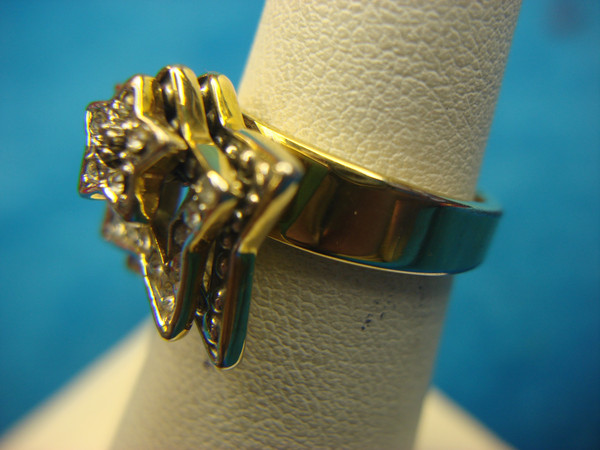 Gold Tone Spinning Stars Ring - Size 5.5 (Pre-Owned)