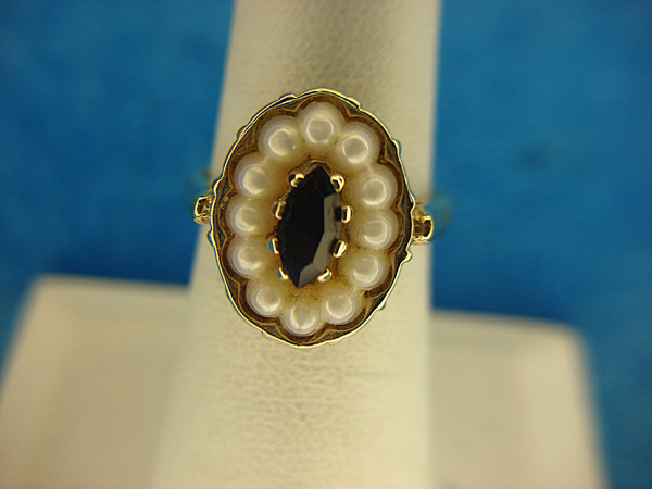 Vintage Avon Gold Tone Ring w/ Red Stone & Faux Pearls - Size 6 1/2