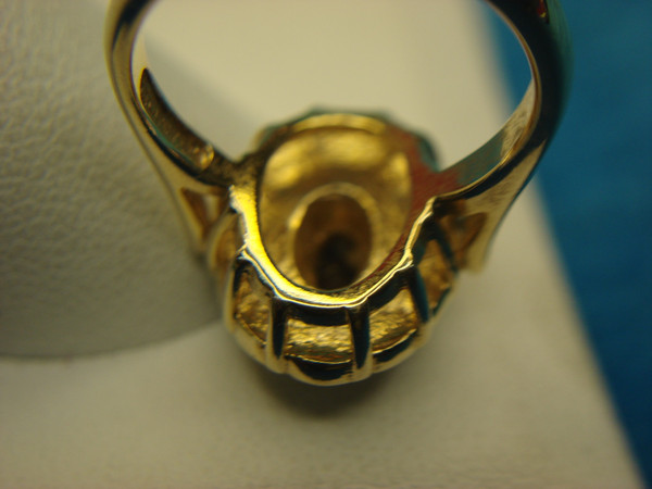 Vintage Avon Gold Tone Ring w/ Red Stone & Faux Pearls - Size 6 1/2