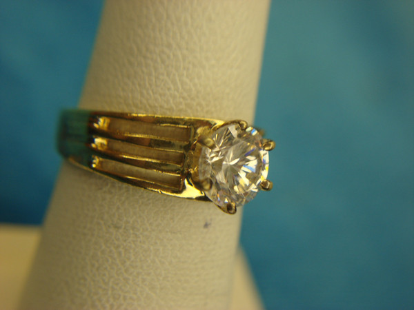 Gold Tone Ring with 7mm Faux Diamond, Size 6 3/4 - Sparkling & Preowned