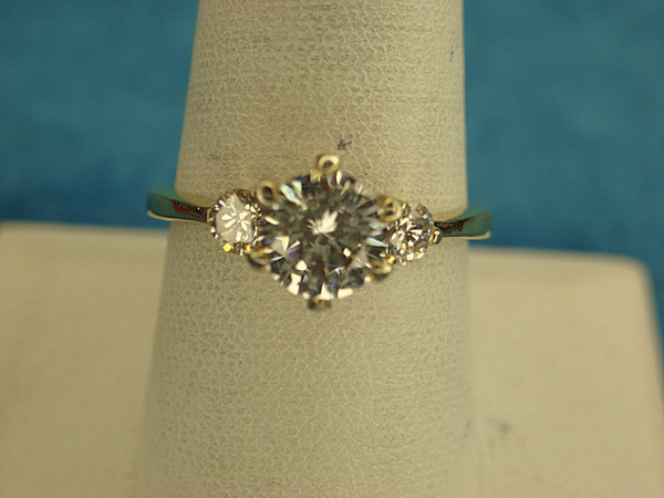 Gold Tone Fashion Ring with 7mm Cubic Zirconia, Size 9 - Pre-Owned Sparkle