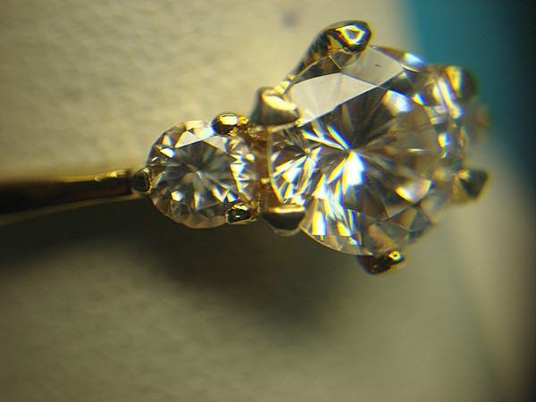 Gold Tone Fashion Ring with 7mm Cubic Zirconia, Size 9 - Pre-Owned Sparkle